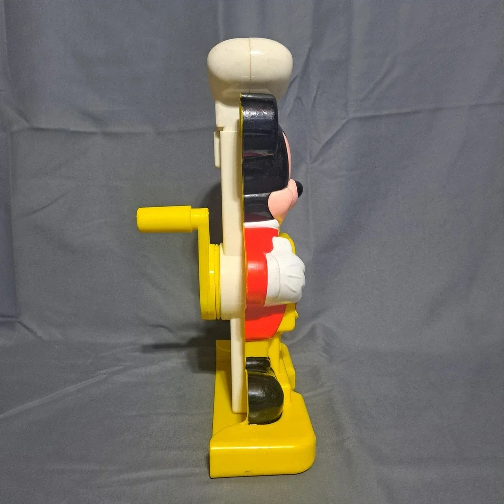 VTG Mickey Mouse Snow Cone Maker Shaved Ice‎